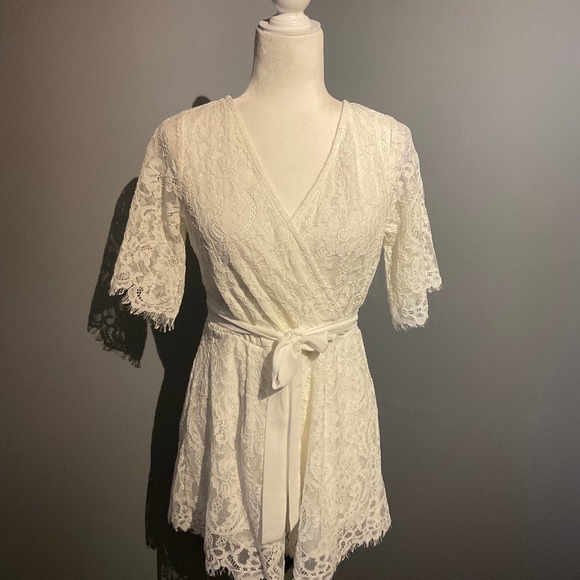 Ash & violet lace romper size large - Picture 1 of 6